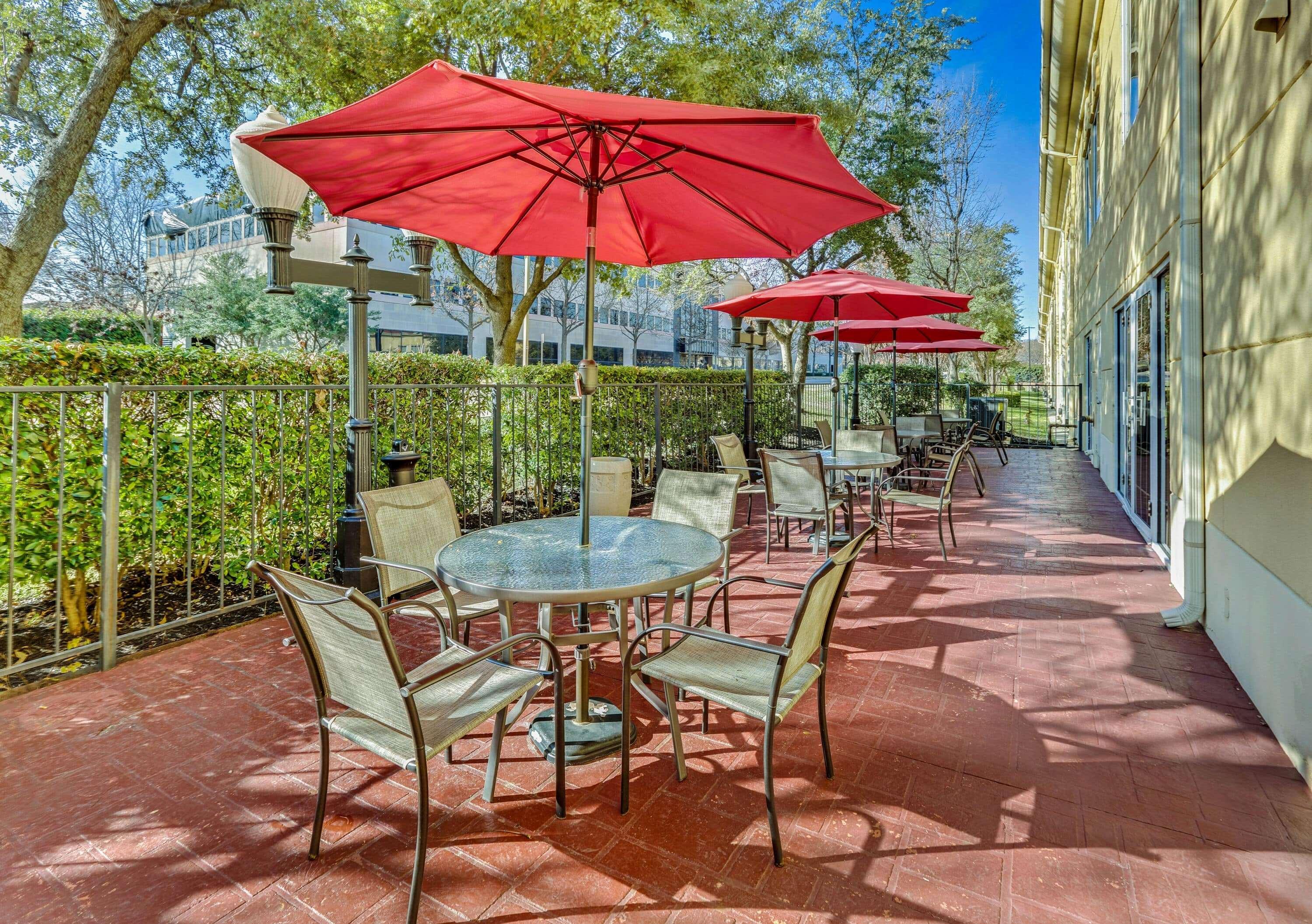 La Quinta By Wyndham Dallas - Las Colinas Irving Exterior photo