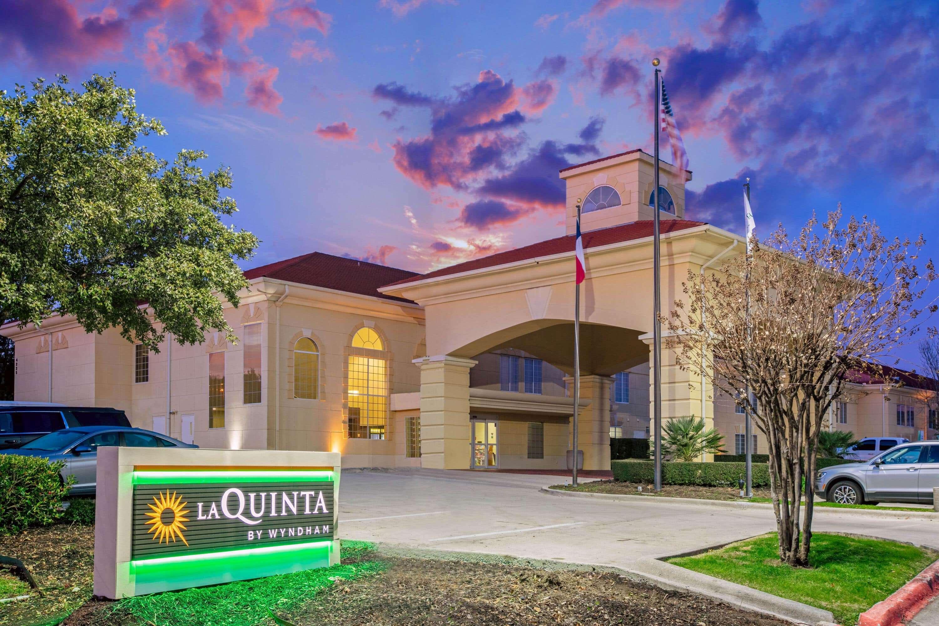 La Quinta By Wyndham Dallas - Las Colinas Irving Exterior photo